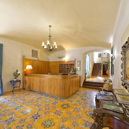 Zaro Hotell 4*